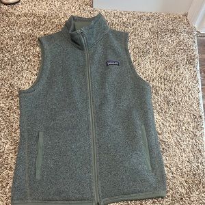 Woman’s medium Patagonia vest. Worn twice. Like new.